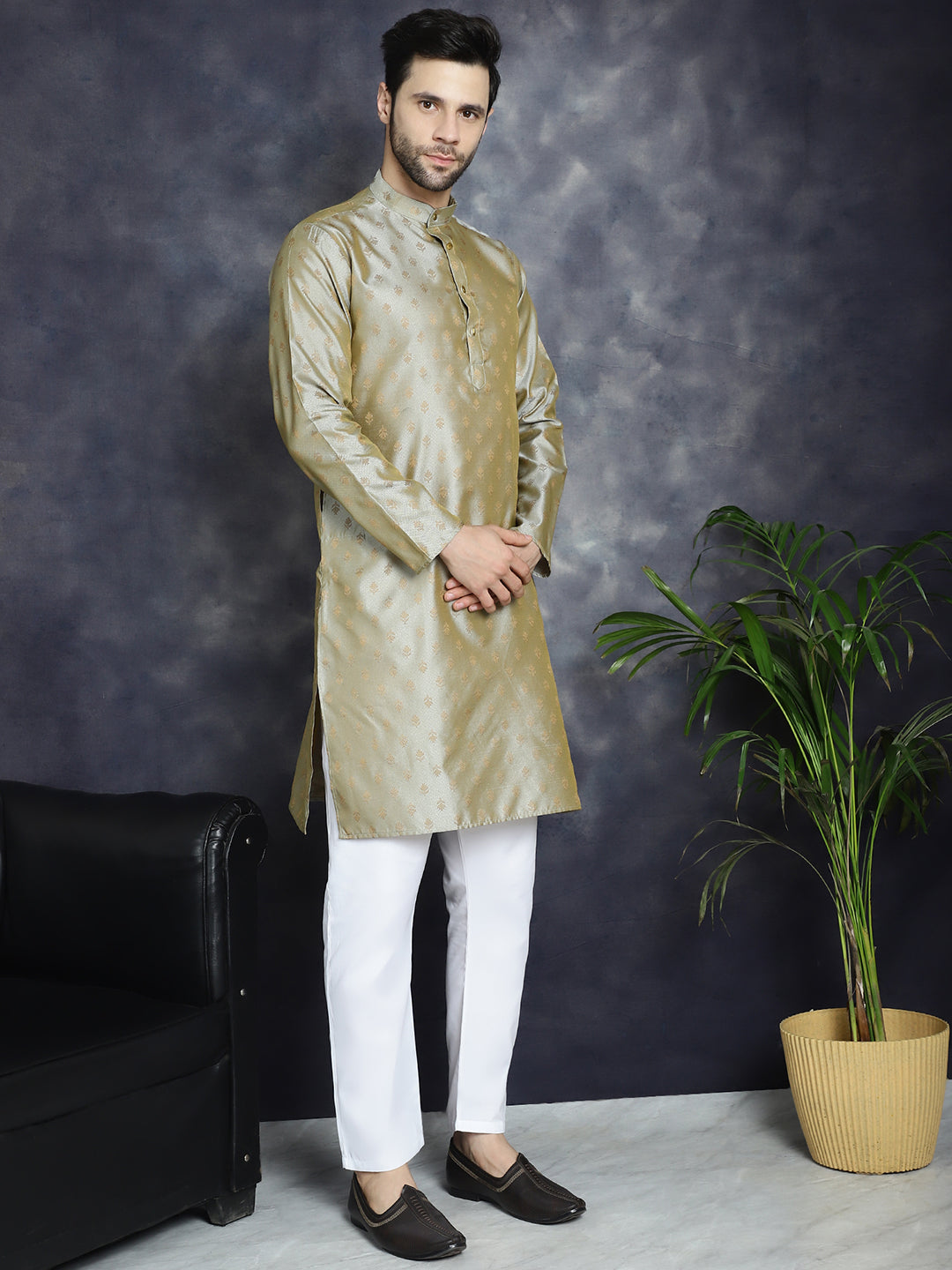 Men's Woven Design Silk Blend Kurta with Pyjama - Taantav