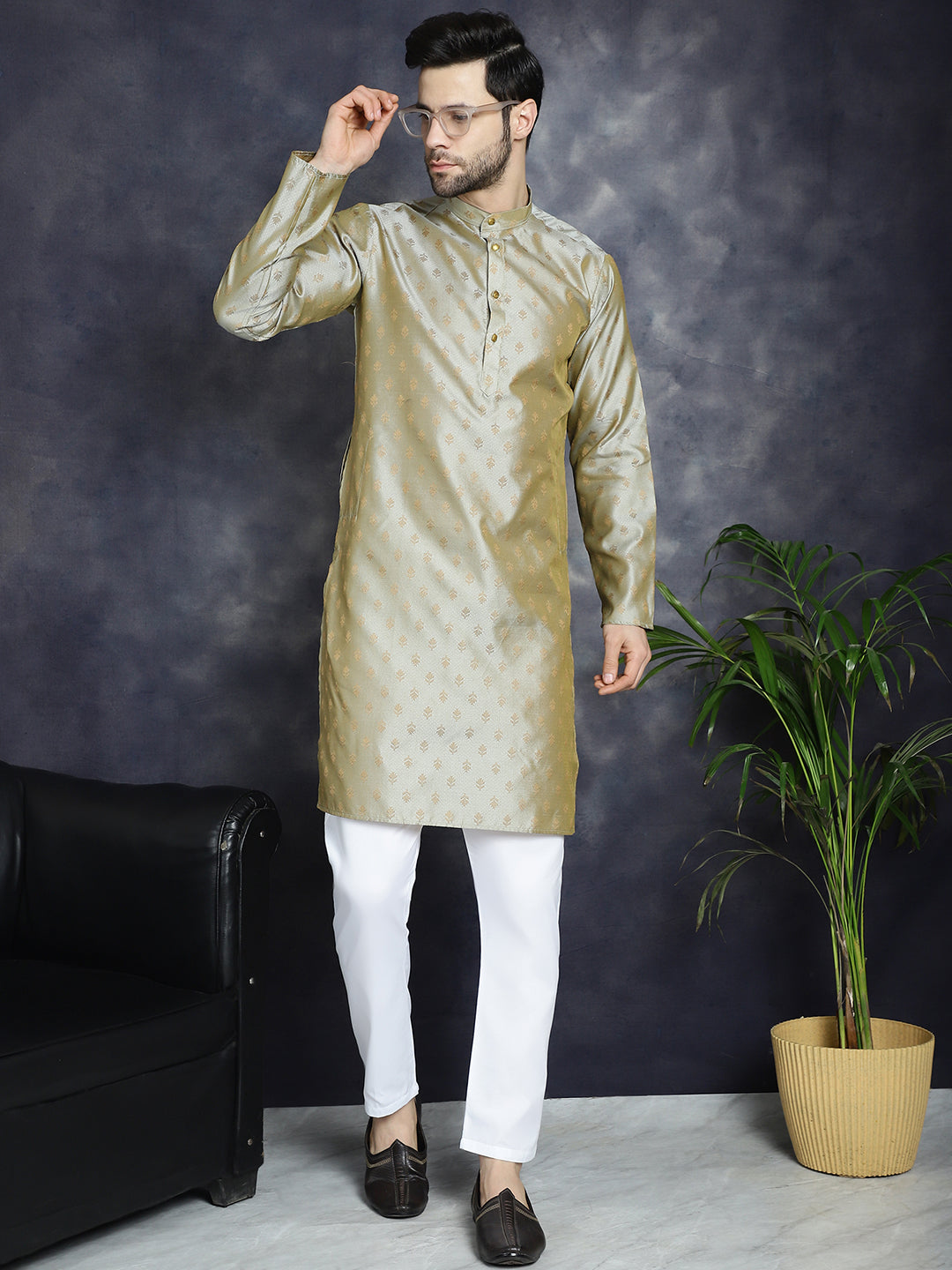 Men's Woven Design Silk Blend Kurta with Pyjama - Taantav