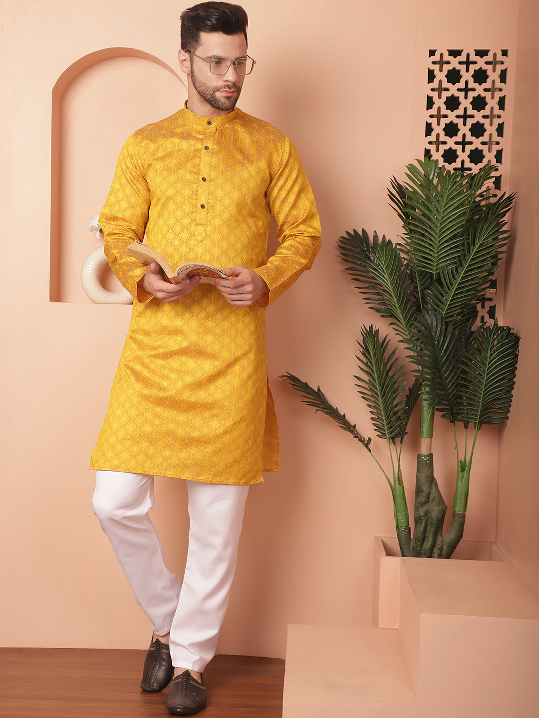 Men's Woven Design Silk Blend Kurta with Pyjama - Taantav