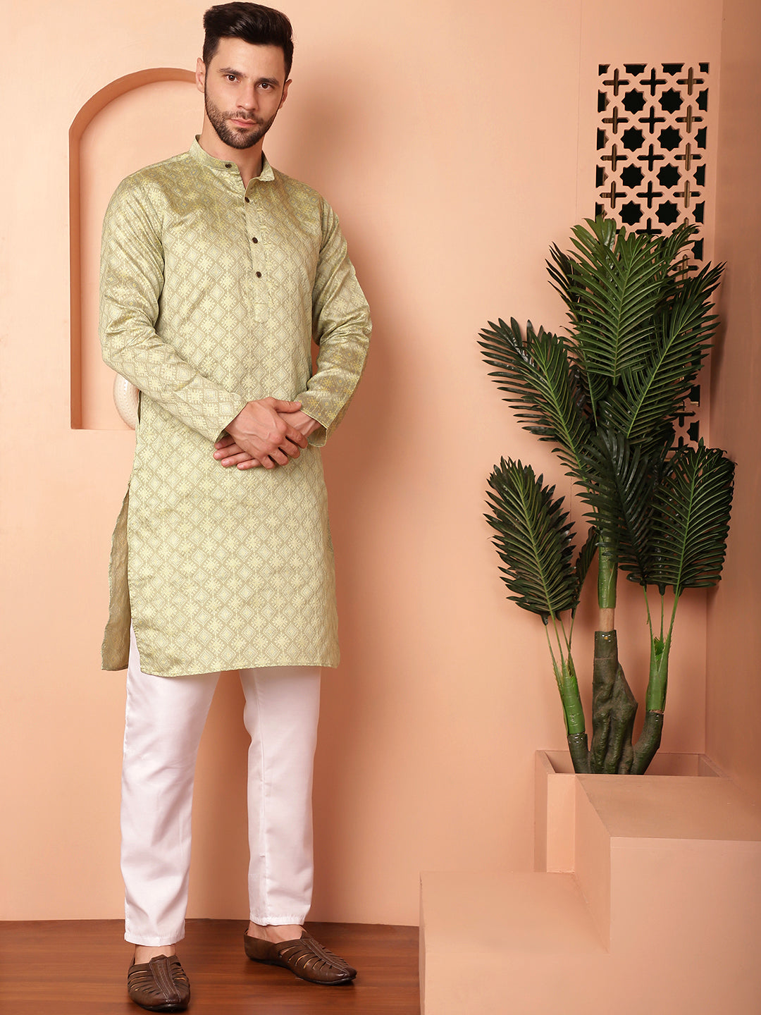 Men's Woven Design Silk Blend Kurta with Pyjama - Taantav