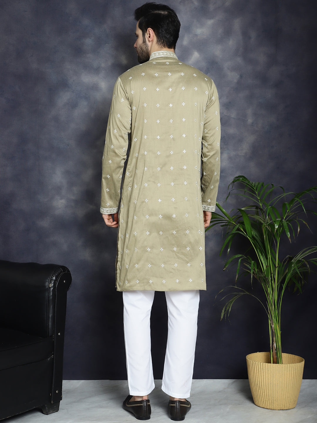 Men's Sequins Embroidered Kurta Pyjama Set - Taantav