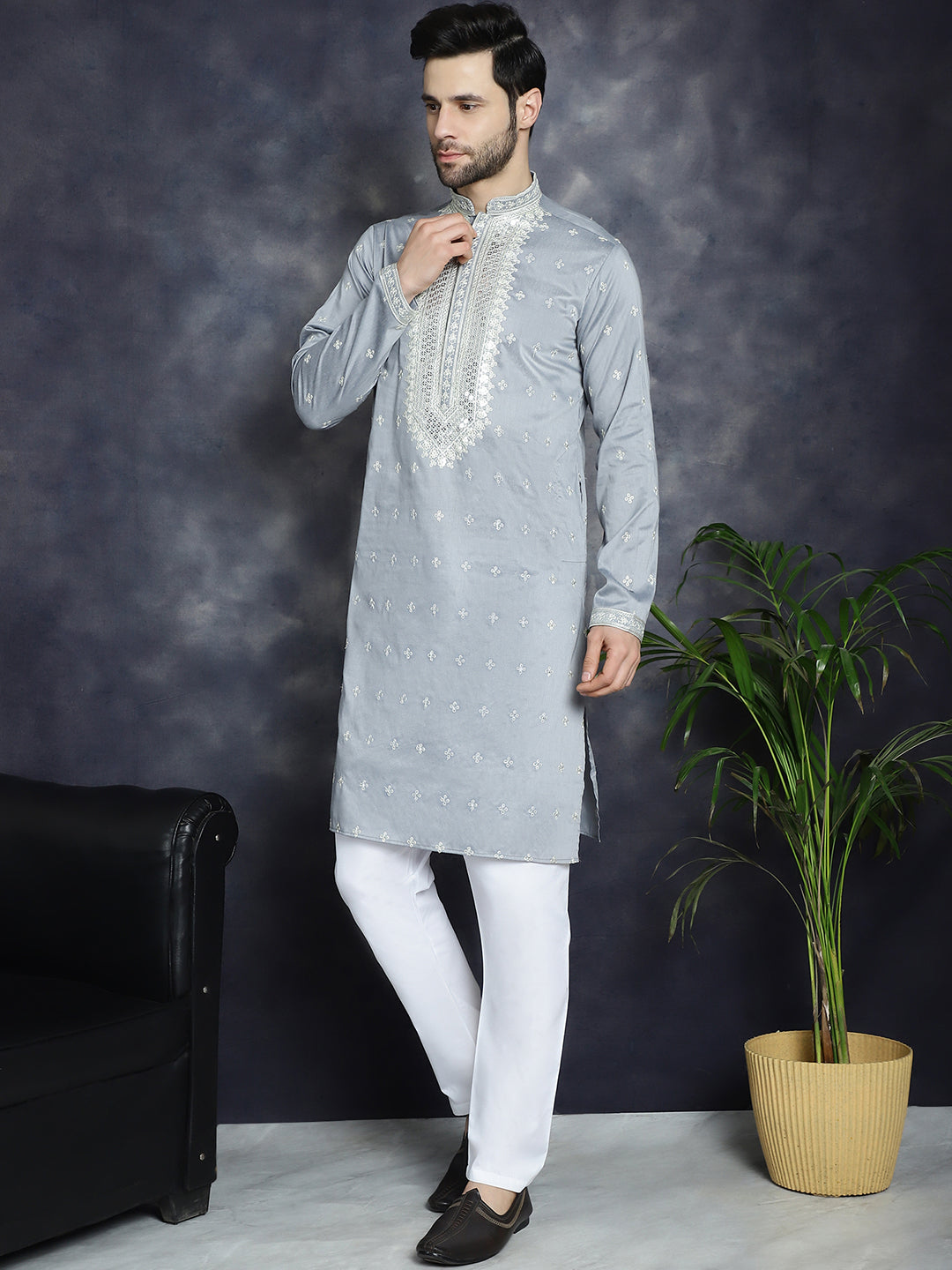 Men's Sequins Embroidered Kurta Pyjama Set - Taantav