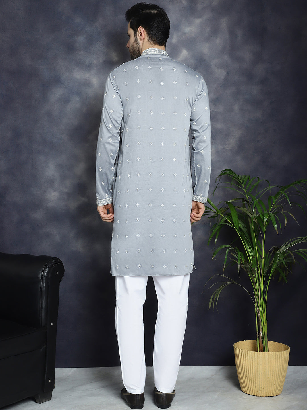 Men's Sequins Embroidered Kurta Pyjama Set - Taantav