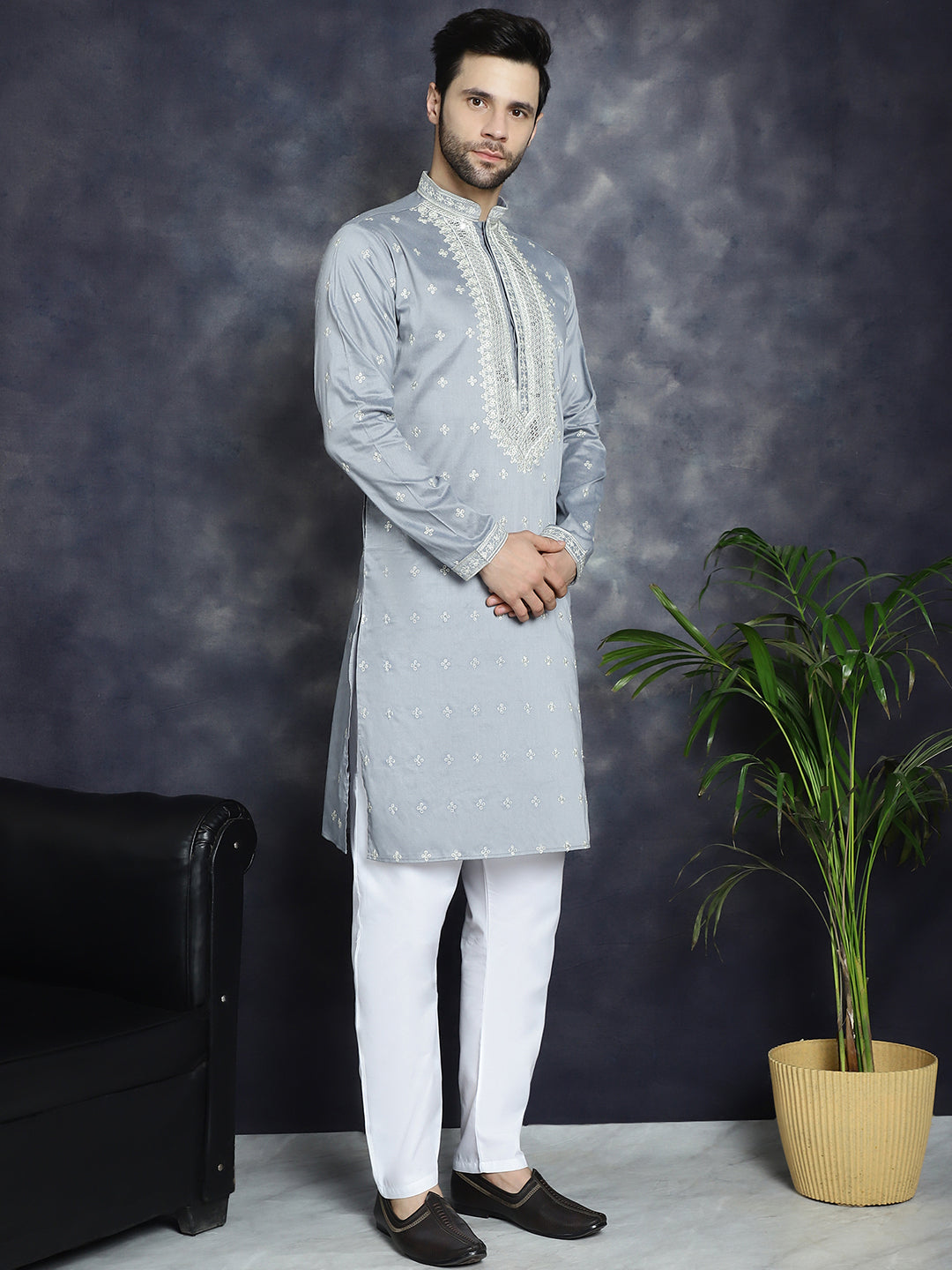 Men's Sequins Embroidered Kurta Pyjama Set - Taantav