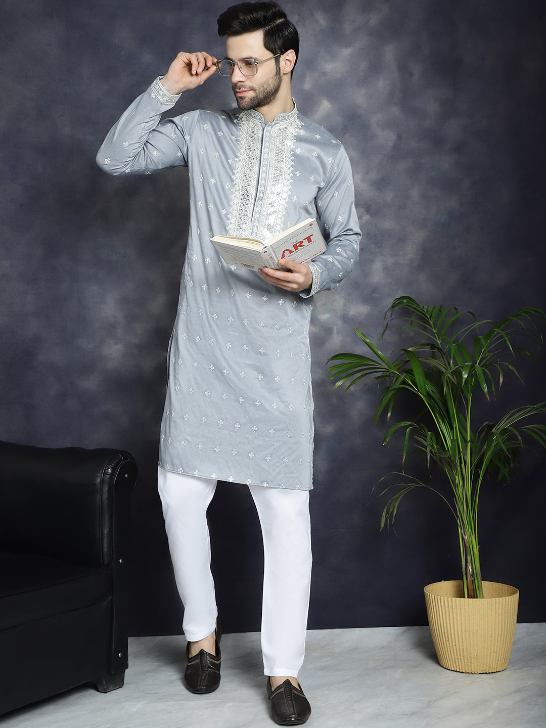 Men's Sequins Embroidered Kurta Pyjama Set - Taantav