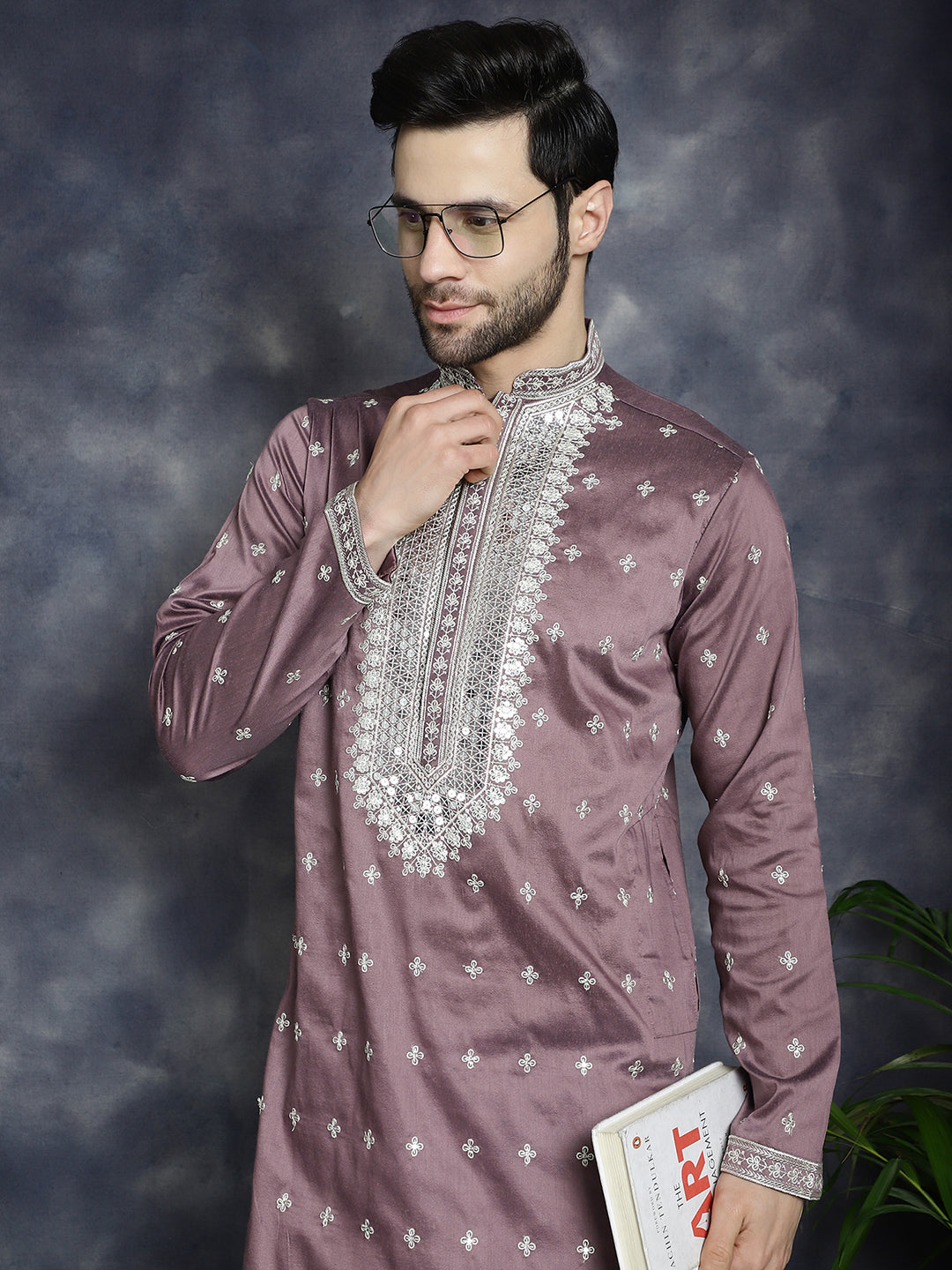 Men's Sequins Embroidered Kurta Pyjama Set - Taantav