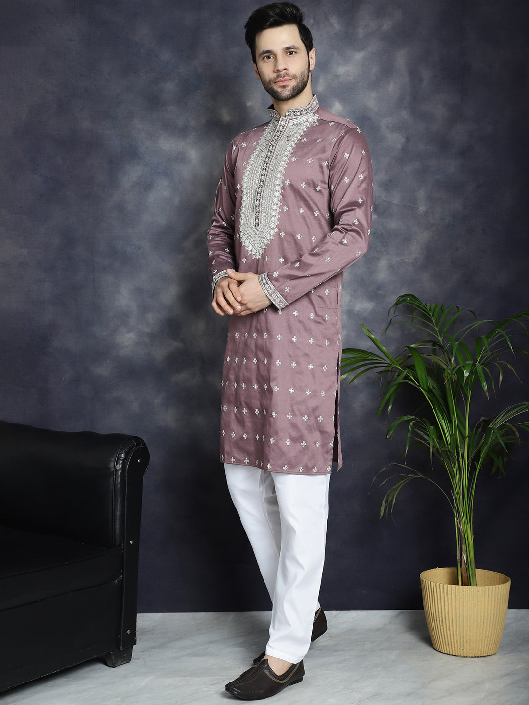 Men's Sequins Embroidered Kurta Pyjama Set - Taantav