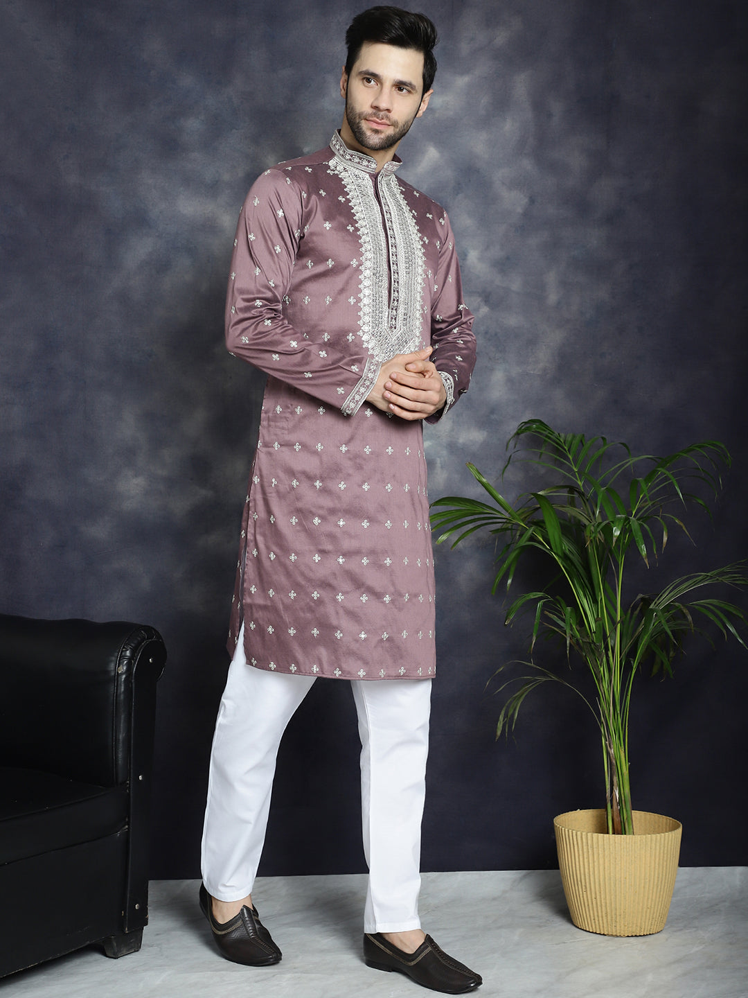 Men's Sequins Embroidered Kurta Pyjama Set - Taantav