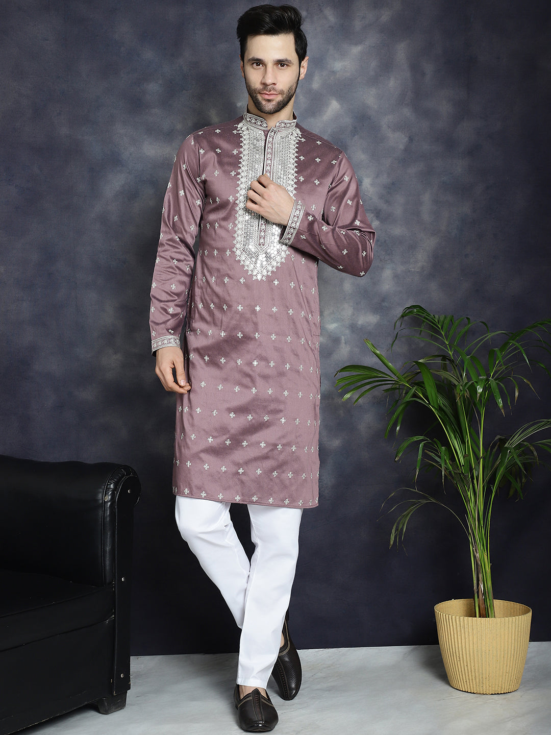 Men's Sequins Embroidered Kurta Pyjama Set - Taantav