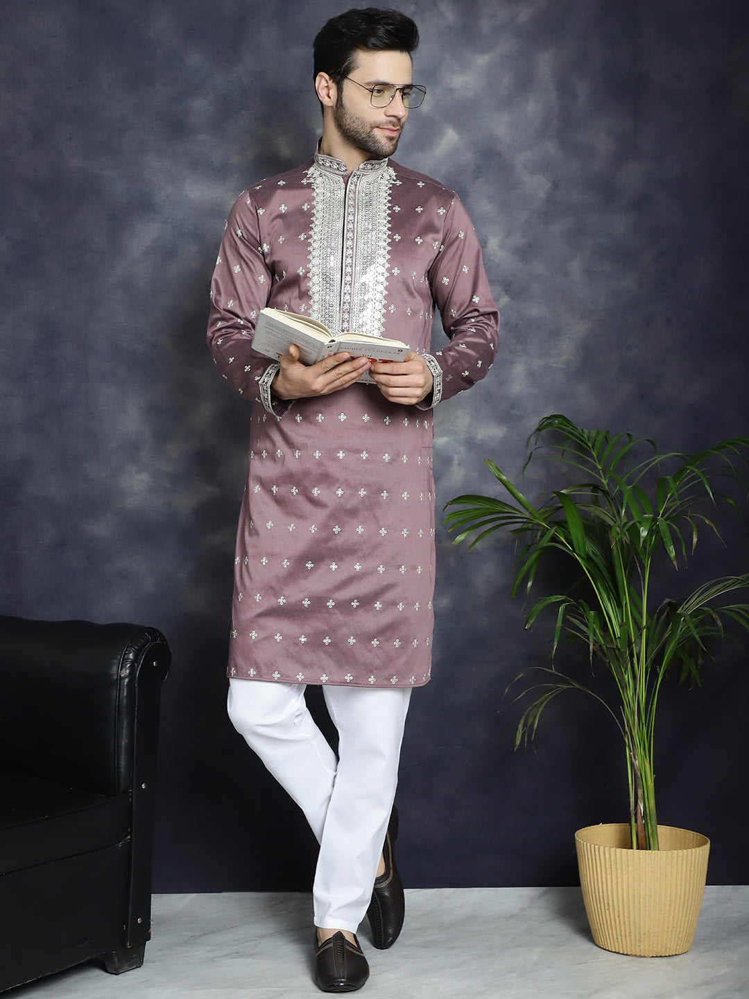 Men's Sequins Embroidered Kurta Pyjama Set - Taantav