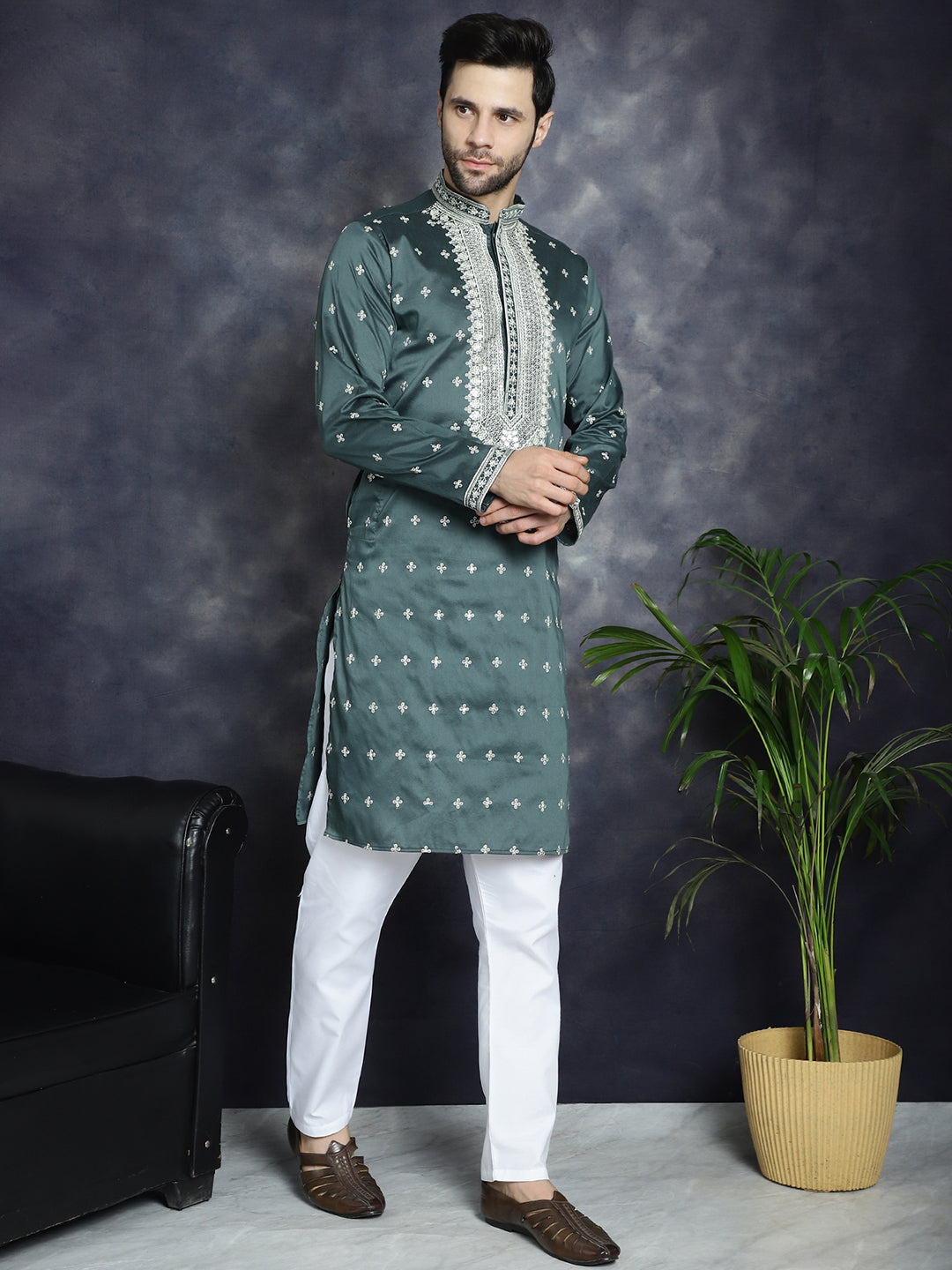 Men's Sequins Embroidered Kurta Pyjama Set - Taantav