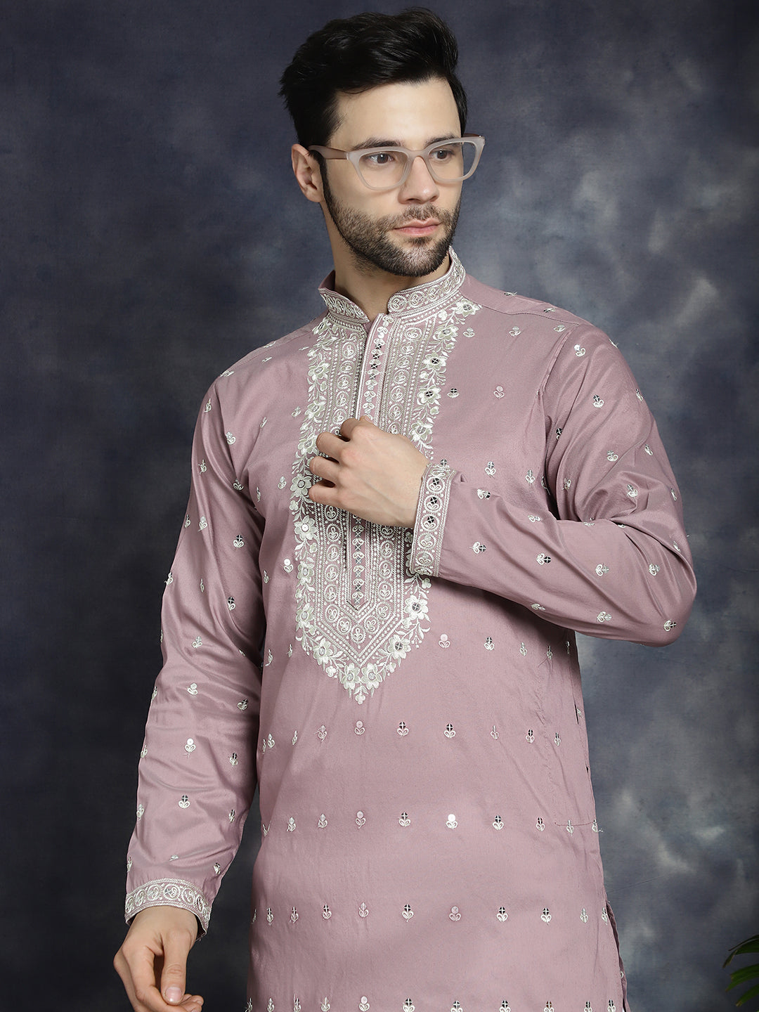 Men's Chikankari Embroidered Kurta Pyjama Set - Taantav