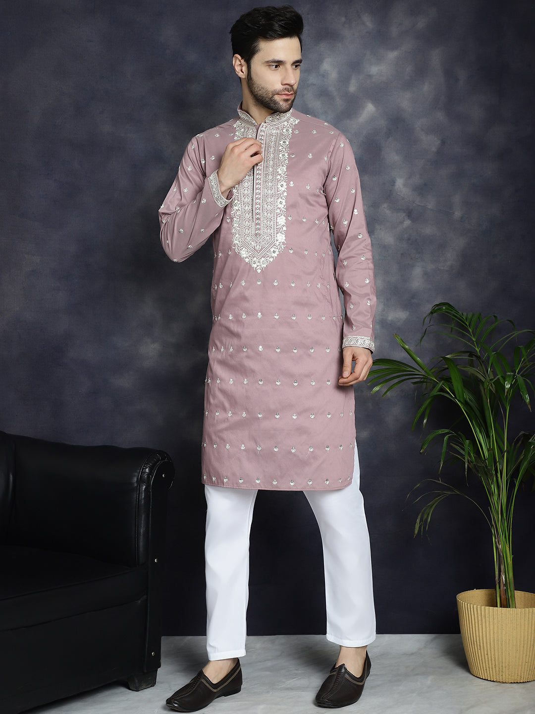 Men's Chikankari Embroidered Kurta Pyjama Set - Taantav