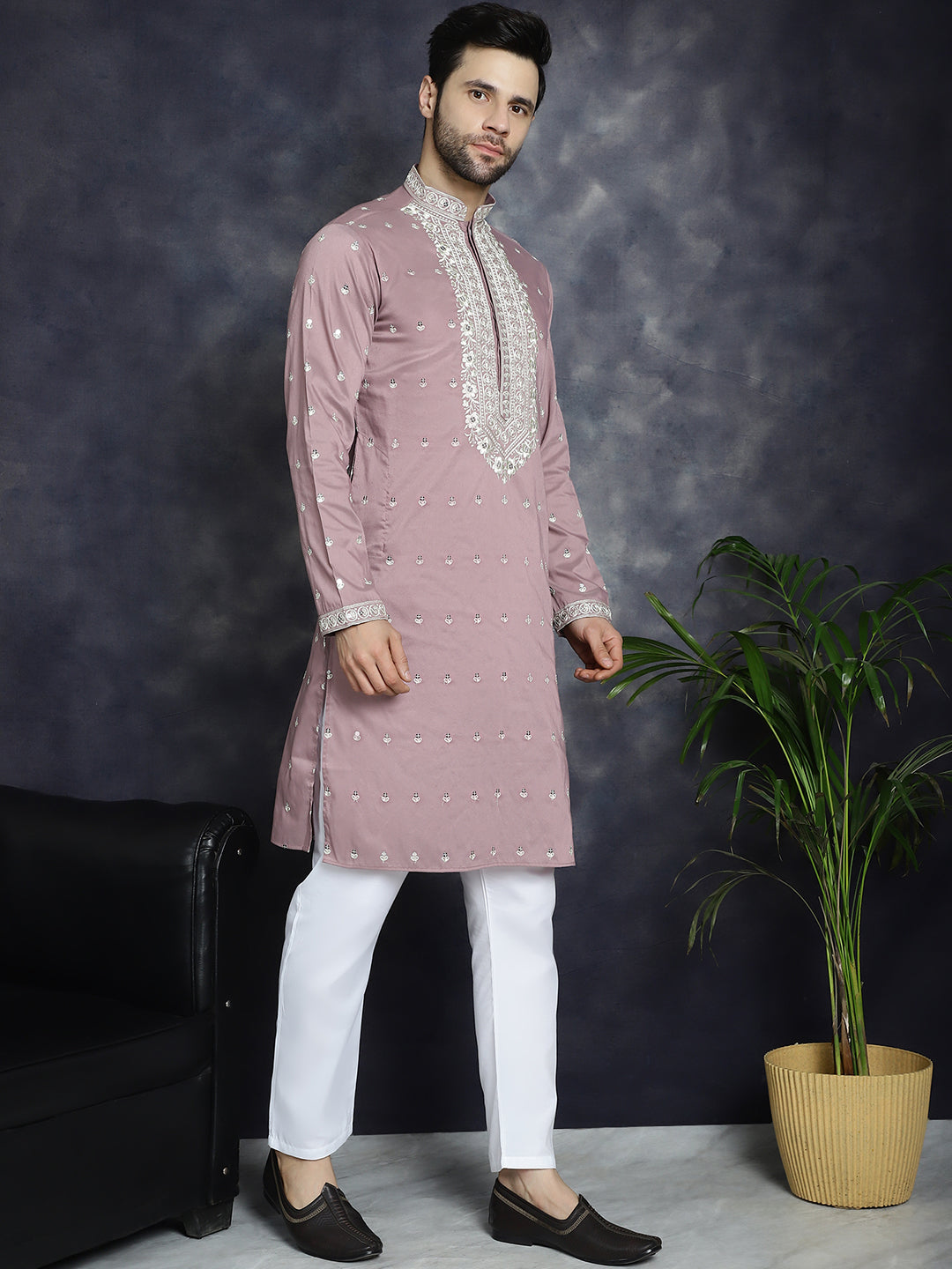 Men's Chikankari Embroidered Kurta Pyjama Set - Taantav