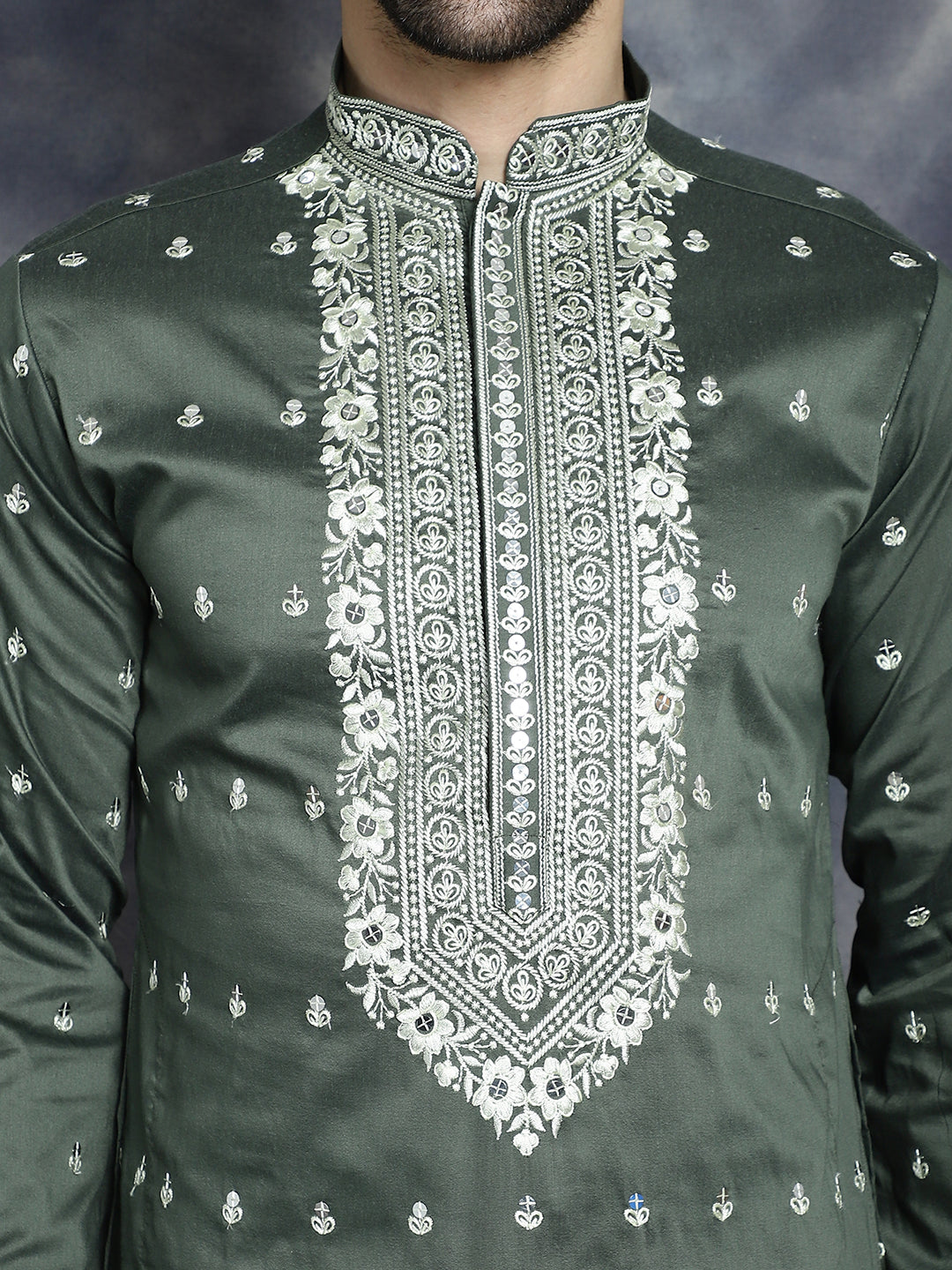 Men's Chikankari Embroidered Kurta Pyjama Set - Taantav