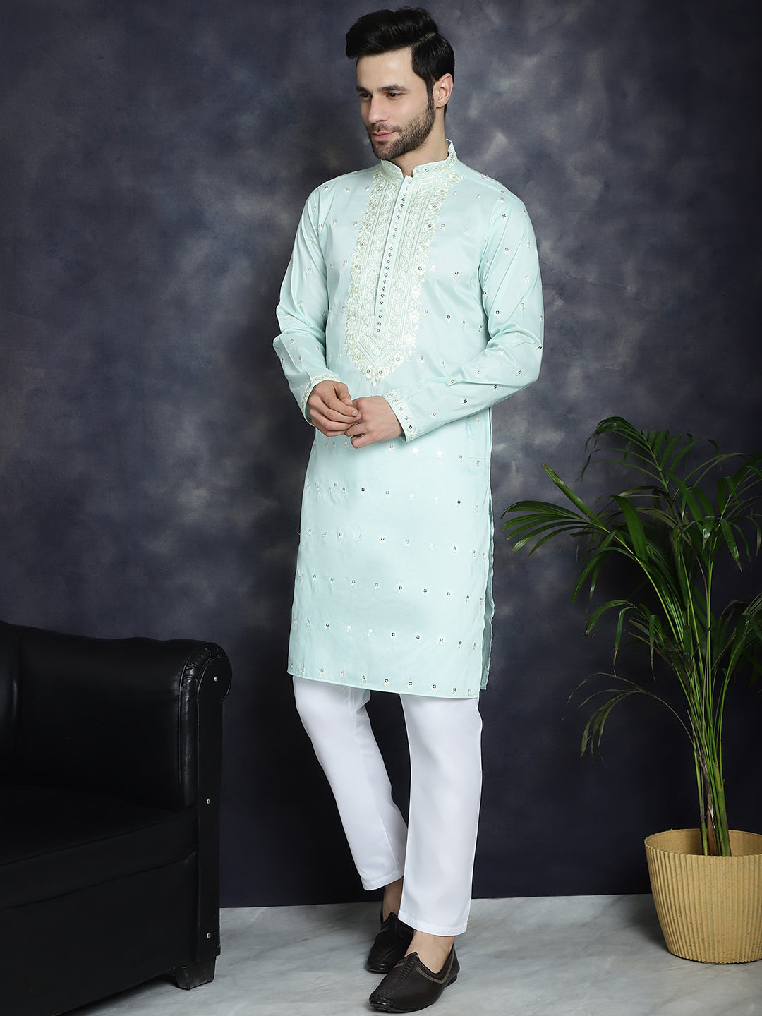 Men's Chikankari Embroidered Kurta Pyjama Set - Taantav