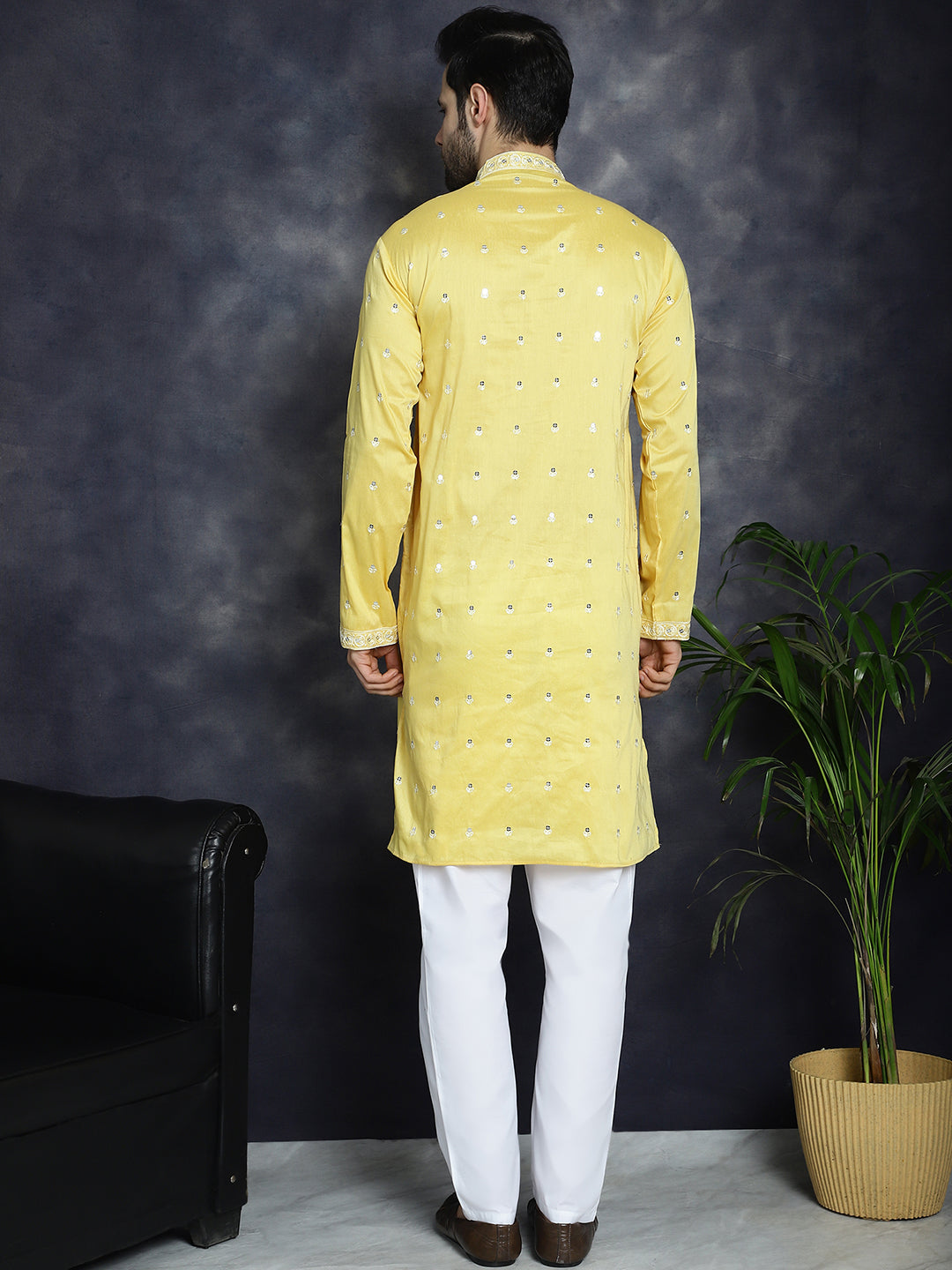 Men's Chikankari Embroidered Kurta Pyjama Set - Taantav