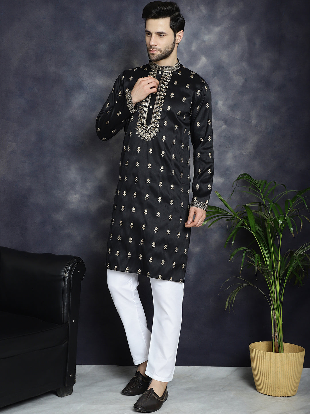 Men's Black Chikankari Embroidered Kurta With Pyjama - Taantav