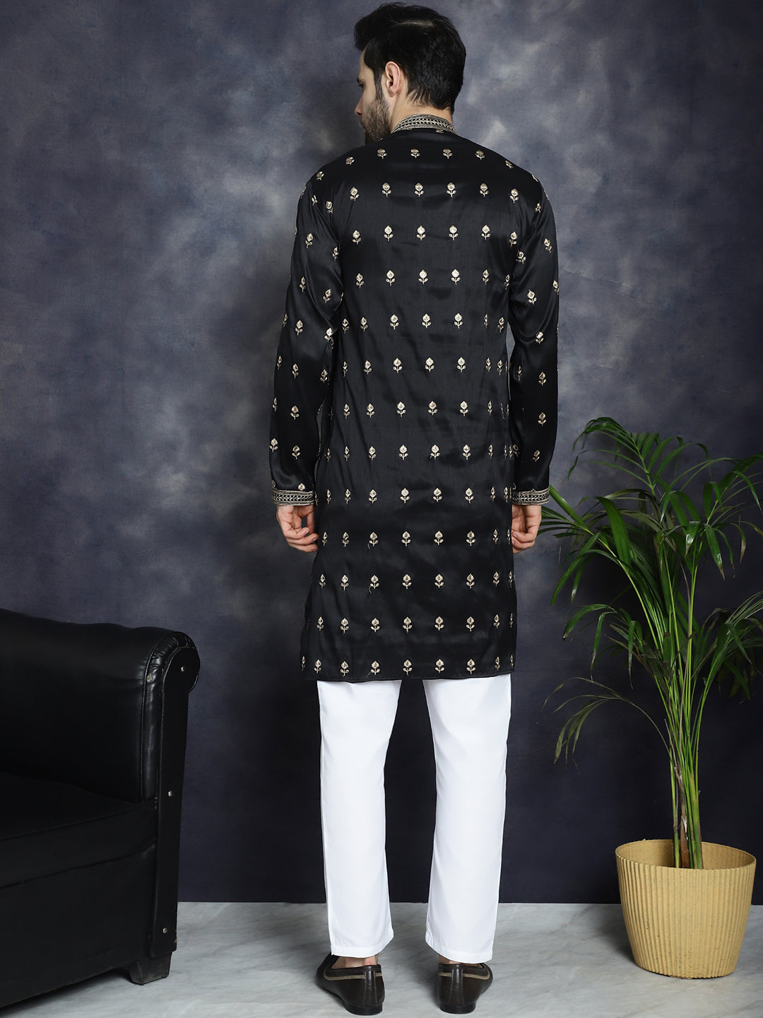 Men's Black Chikankari Embroidered Kurta With Pyjama - Taantav