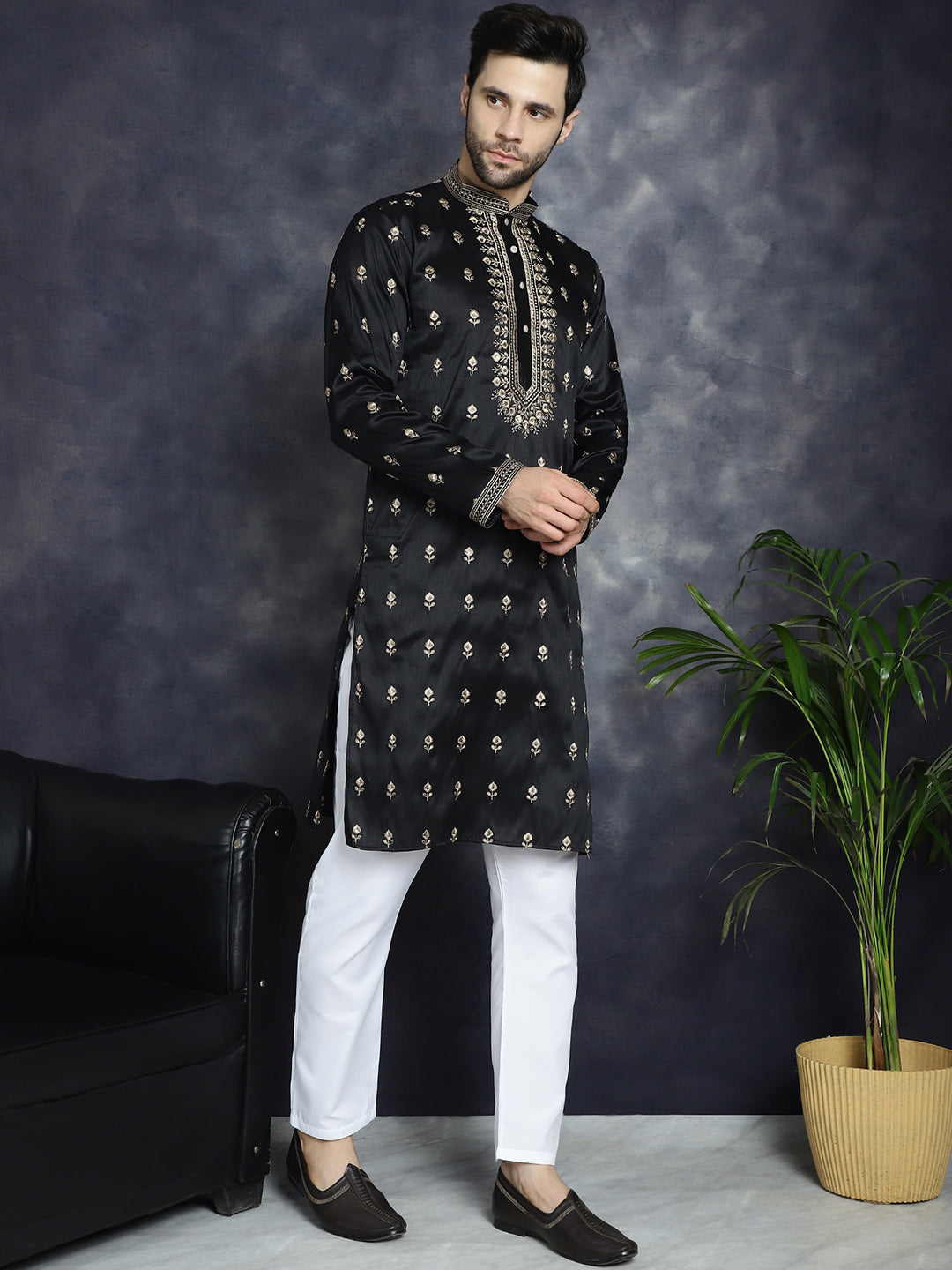 Men's Black Chikankari Embroidered Kurta With Pyjama - Taantav