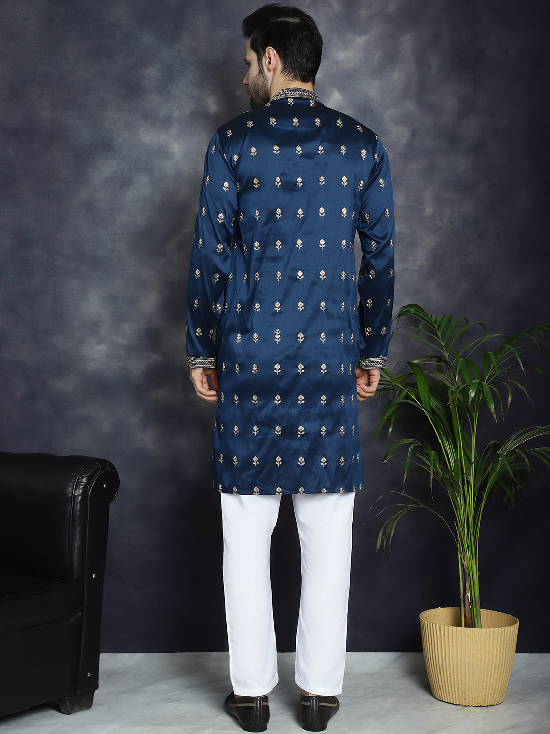 Men's Navy Blue Chikankari Embroidered Kurta With Pyjama - Taantav