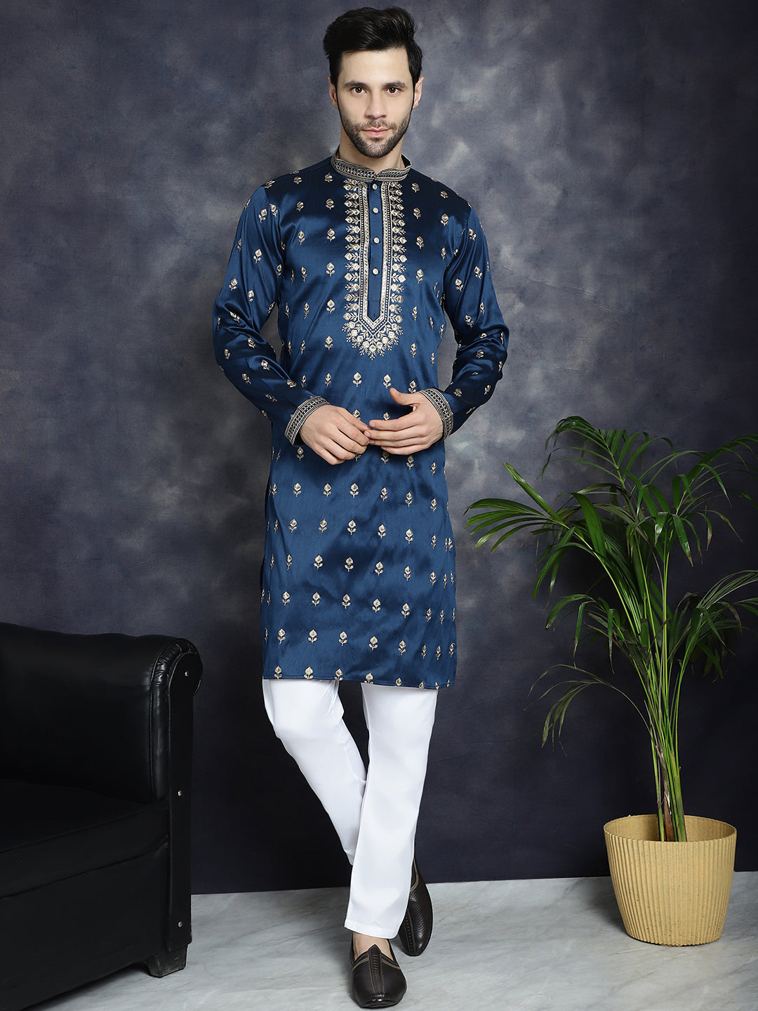 Men's Navy Blue Chikankari Embroidered Kurta With Pyjama - Taantav