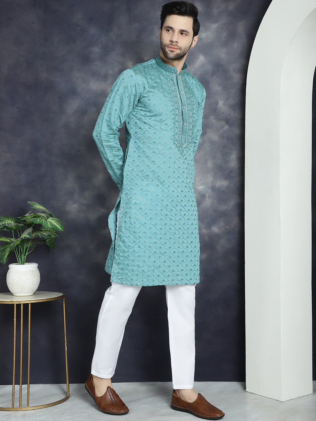 Men's Sequins Embroidered Kurta With Pyjama - Taantav