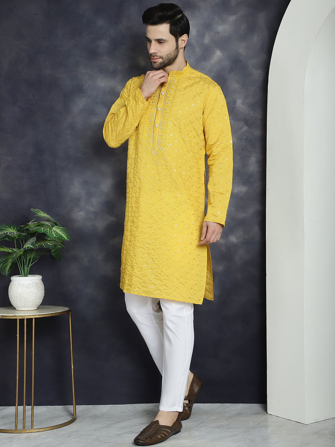 Men's Sequins Embroidered Kurta With Pyjama - Taantav