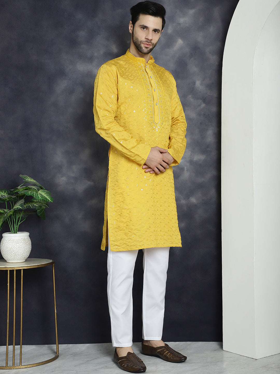 Men's Sequins Embroidered Kurta With Pyjama - Taantav