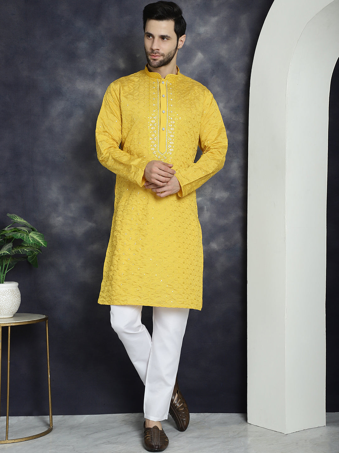 Men's Sequins Embroidered Kurta With Pyjama - Taantav