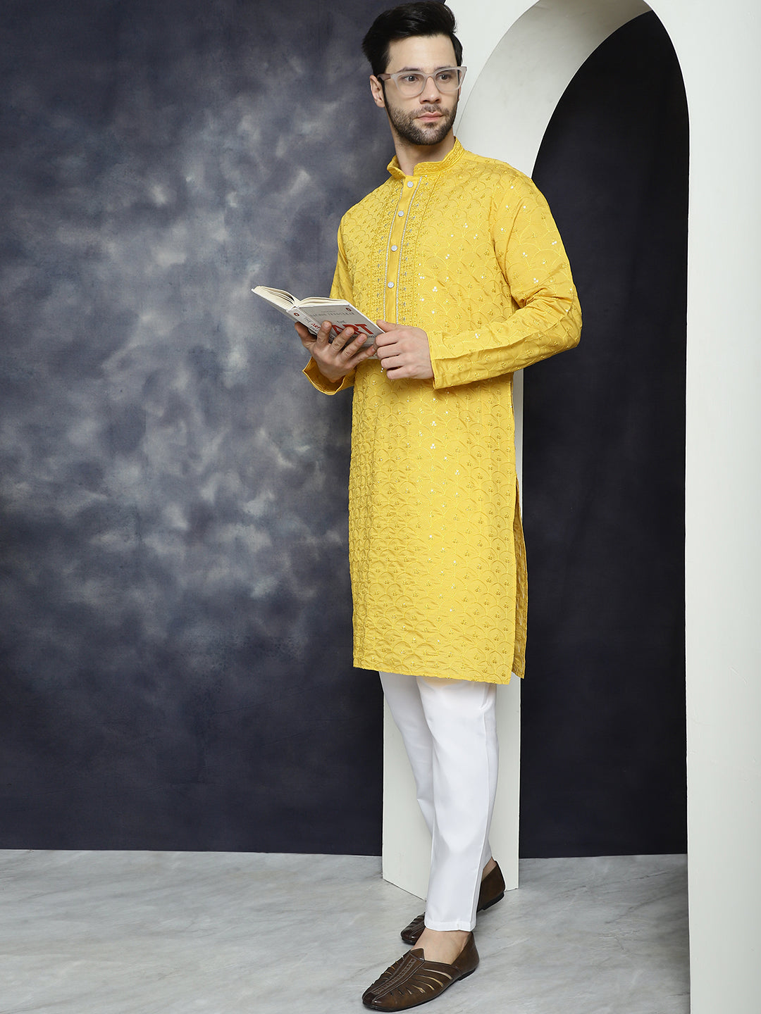 Men's Sequins Embroidered Kurta With Pyjama - Taantav