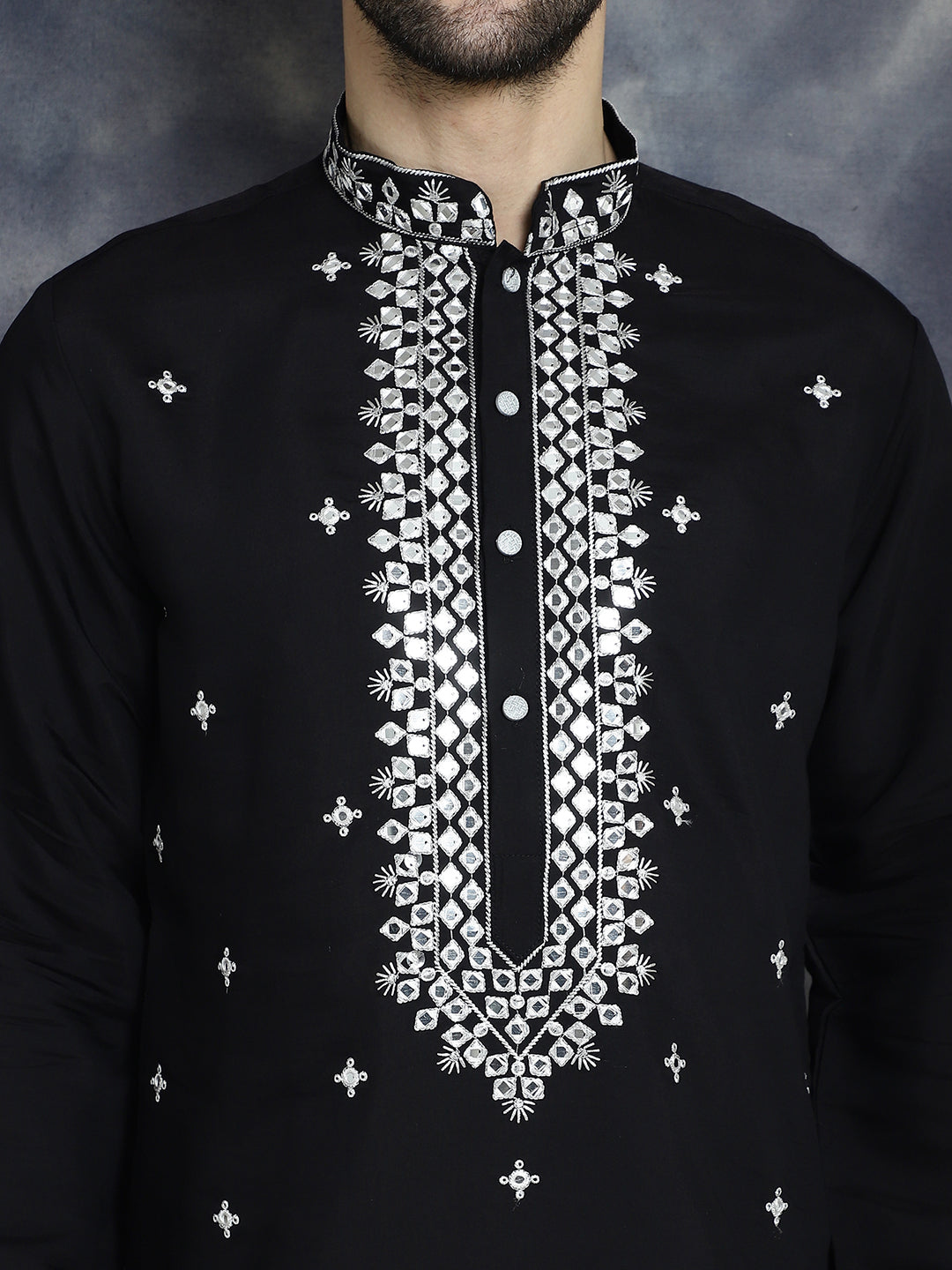 Men's Embroidered Kurta With Pyjama - Taantav