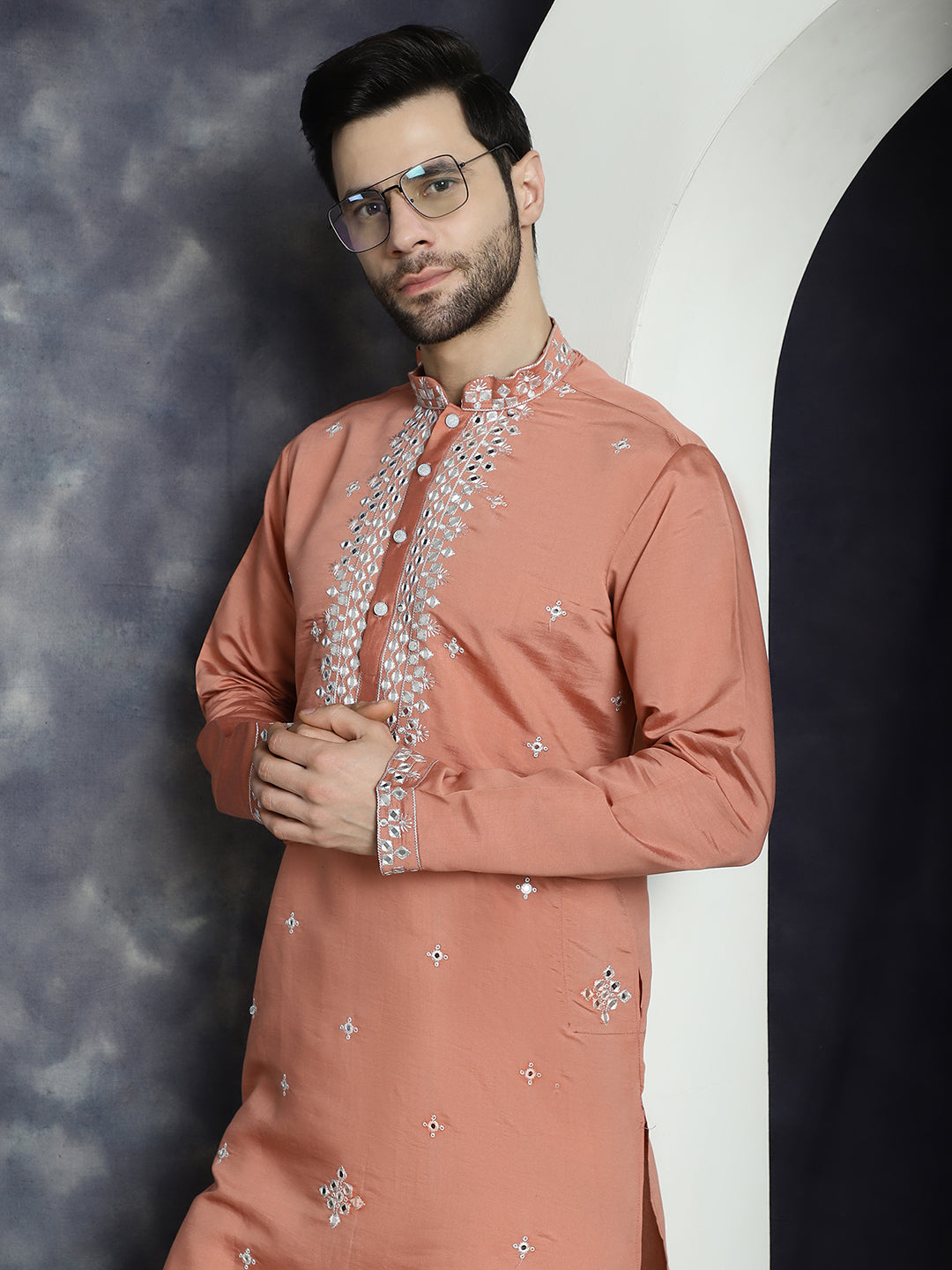 Men's Embroidered Kurta With Pyjama - Taantav