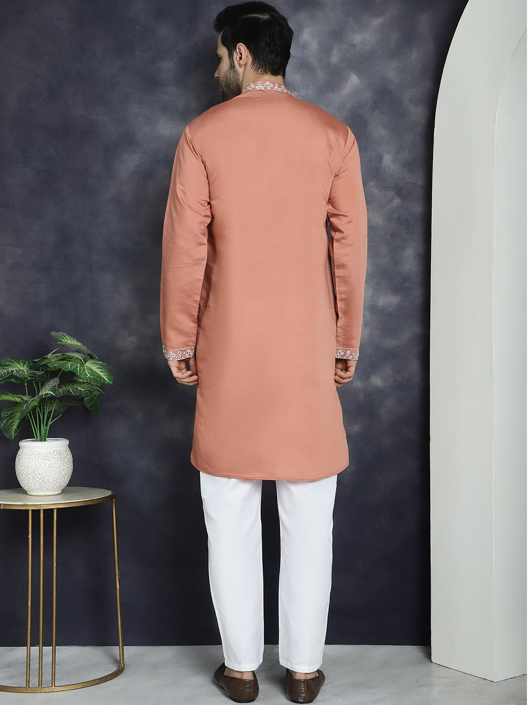 Men's Embroidered Kurta With Pyjama - Taantav