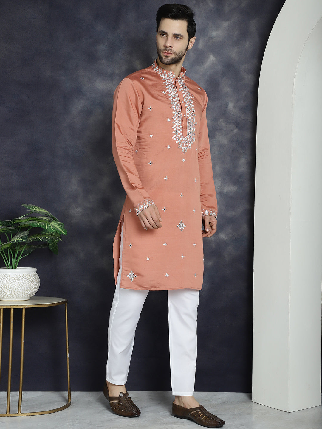 Men's Embroidered Kurta With Pyjama - Taantav