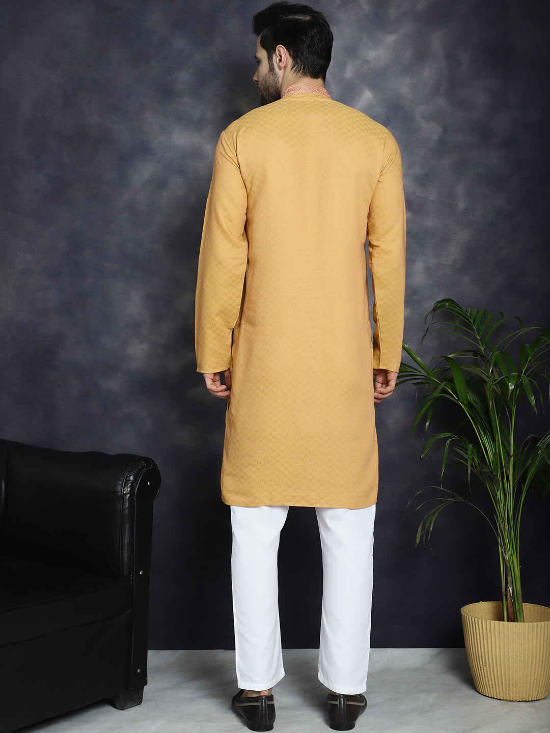 Men's Sequins Embroidered Kurta With Pyjama - Taantav