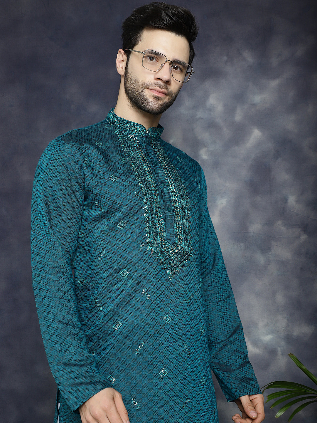 Men's Sequins Embroidered Kurta With Pyjama - Taantav