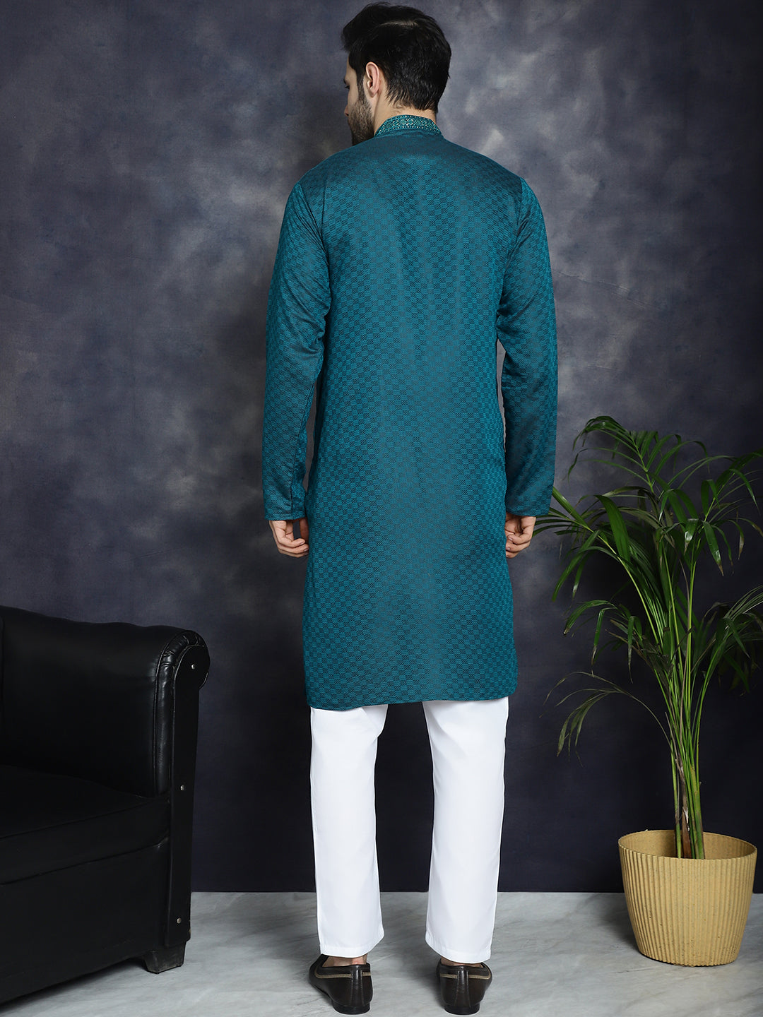 Men's Sequins Embroidered Kurta With Pyjama - Taantav