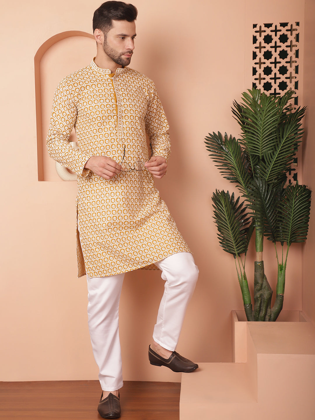 Men's Chikankari Pure Cotton Kurta with Pyjama - Taantav