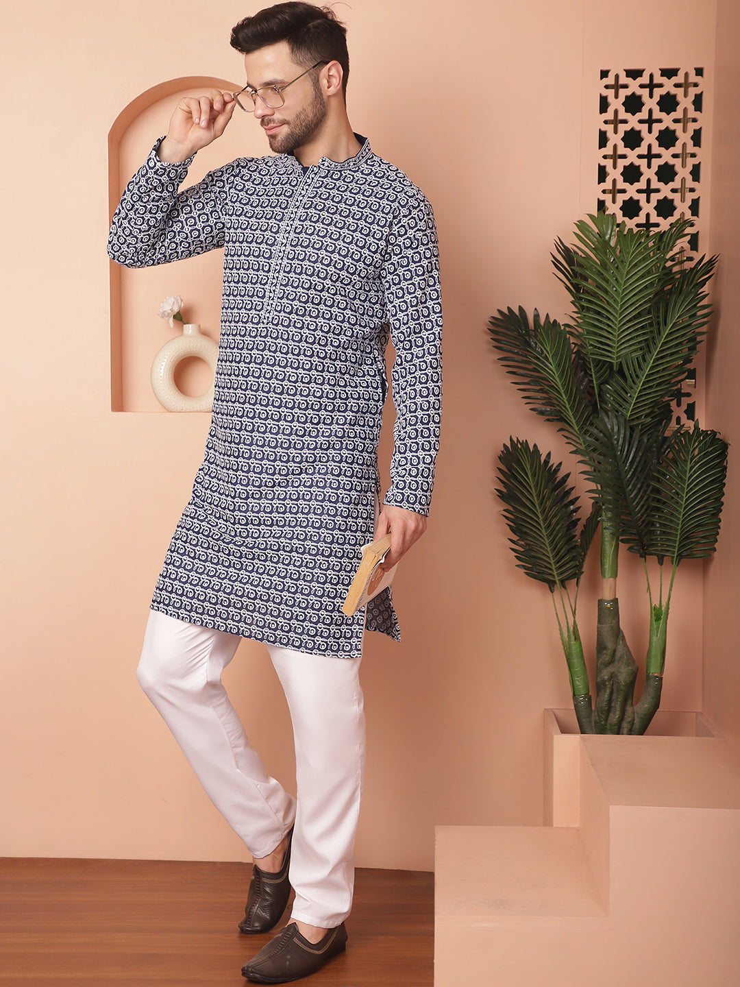 Men's Chikankari Pure Cotton Kurta with Pyjama - Taantav