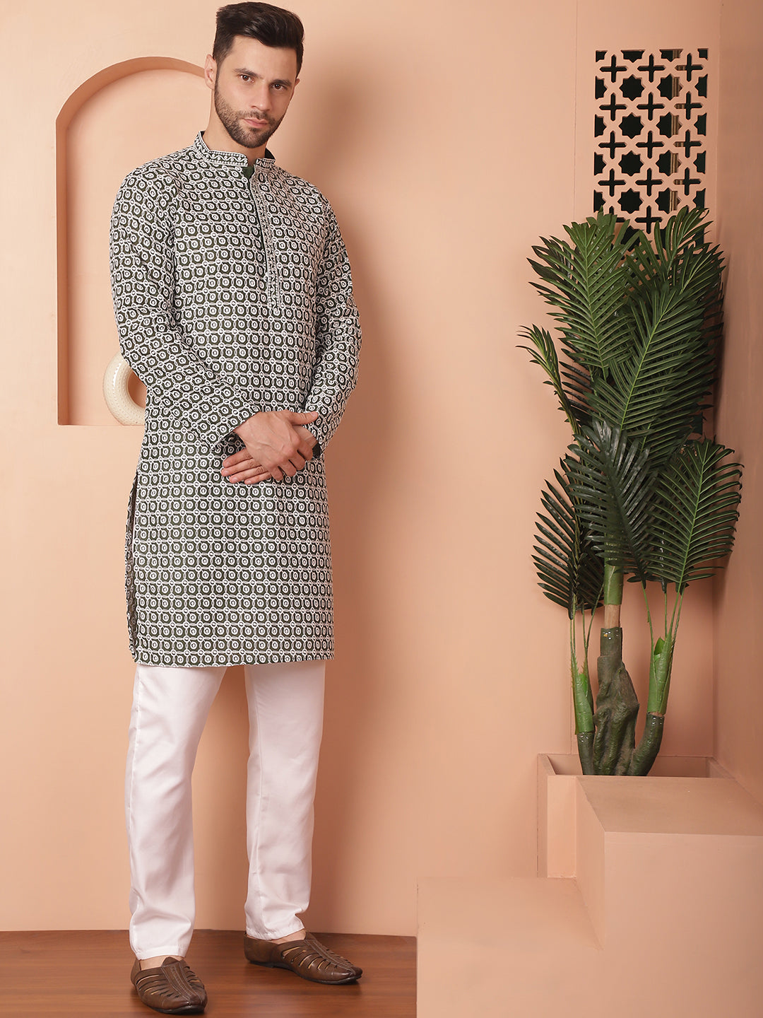 Men's Chikankari Pure Cotton Kurta with Pyjama - Taantav