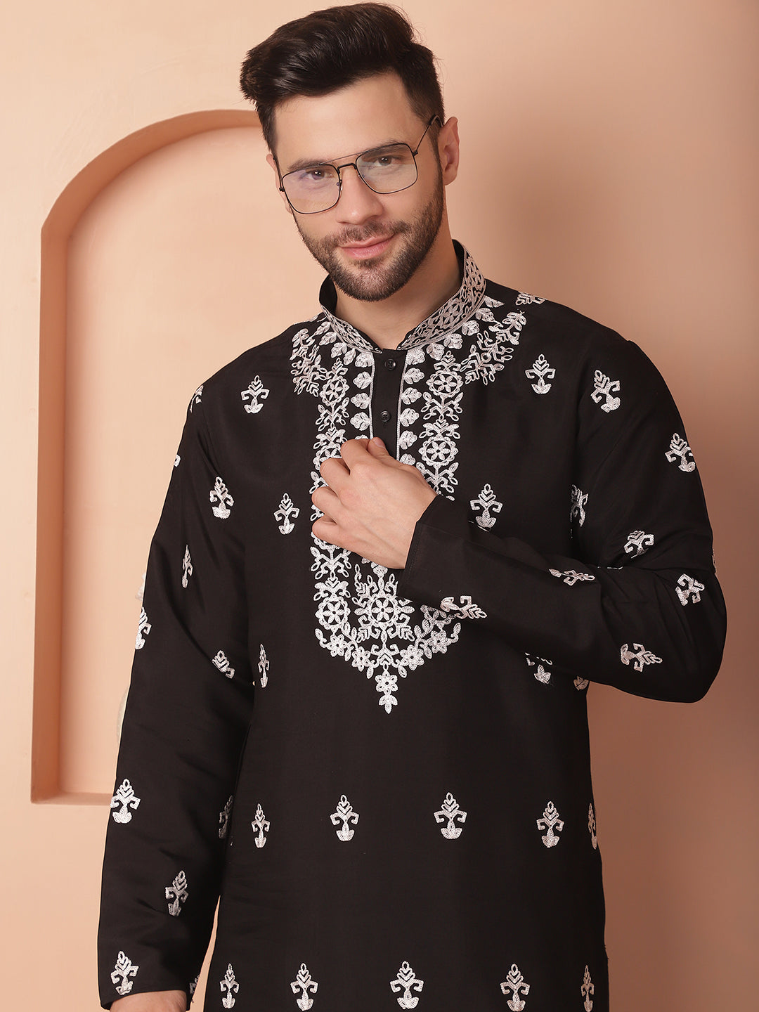 Men's Black Chikankari Embroidered Kurta With Pyjama - Taantav