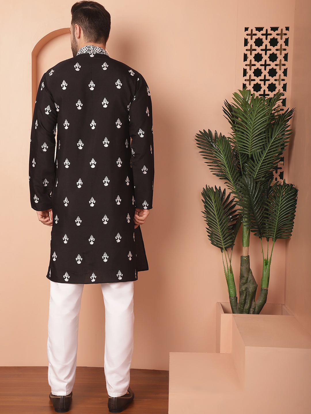 Men's Black Chikankari Embroidered Kurta With Pyjama - Taantav