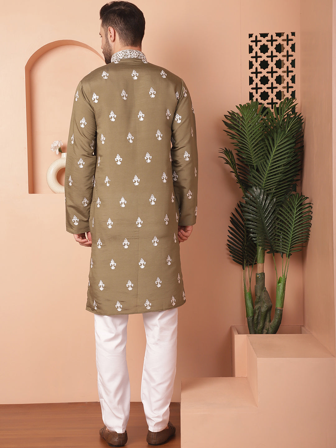 Men's Olive Chikankari Embroidered Kurta With Pyjama - Taantav