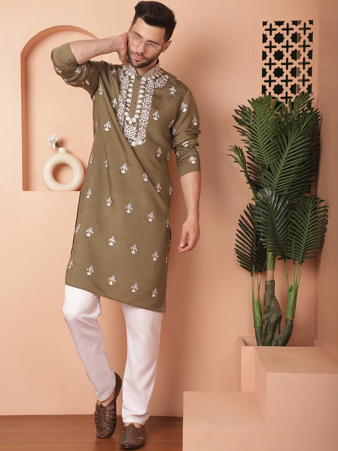 Men's Olive Chikankari Embroidered Kurta With Pyjama - Taantav