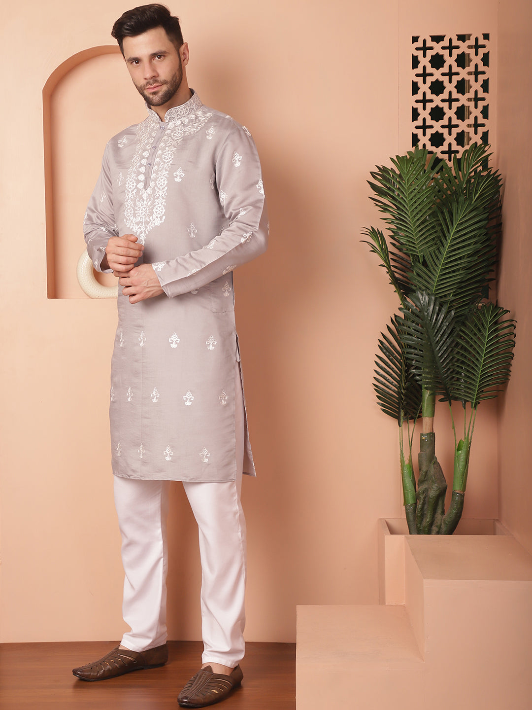 Men's Grey Chikankari Embroidered Kurta With Pyjama - Taantav