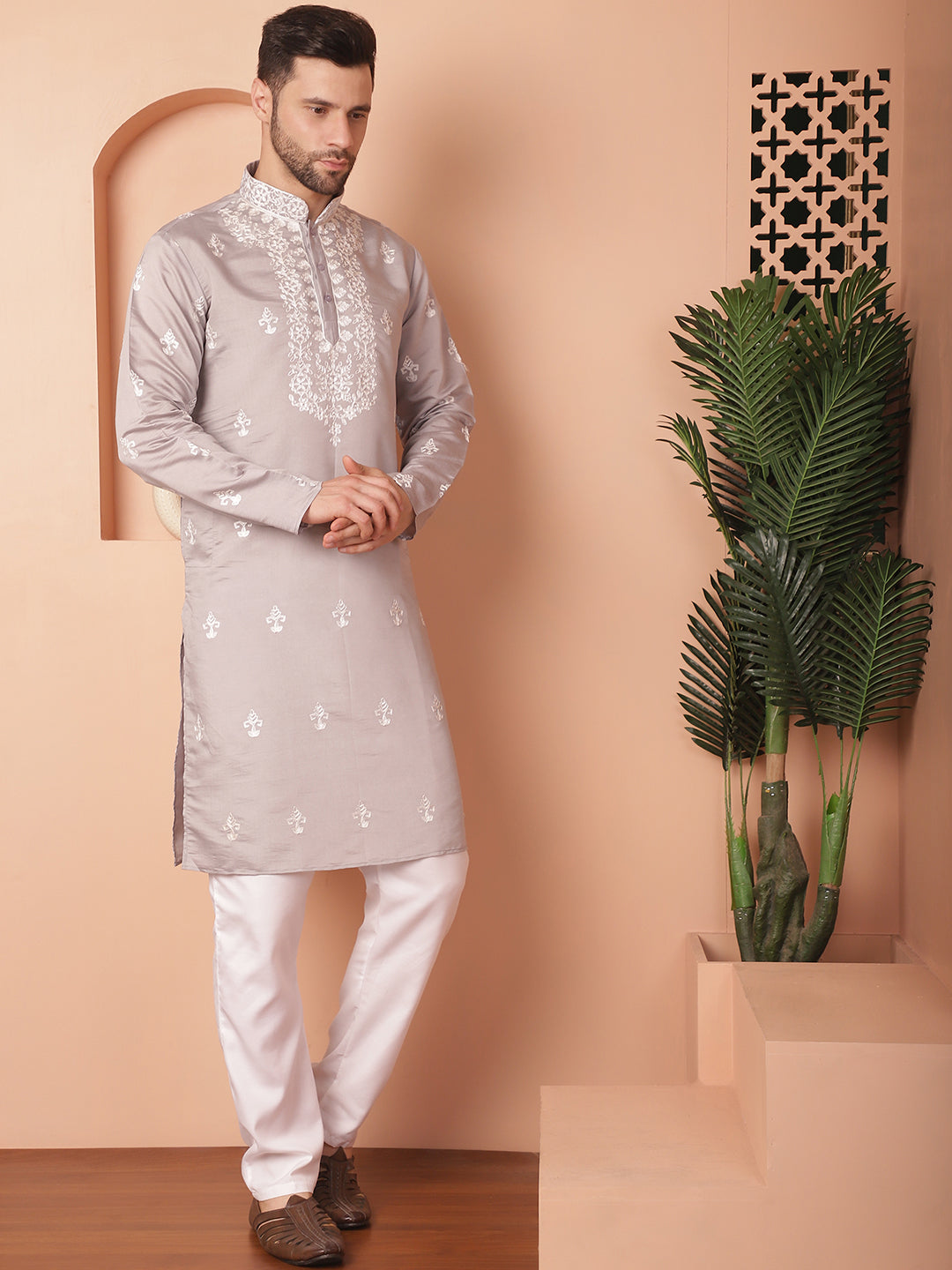 Men's Grey Chikankari Embroidered Kurta With Pyjama - Taantav