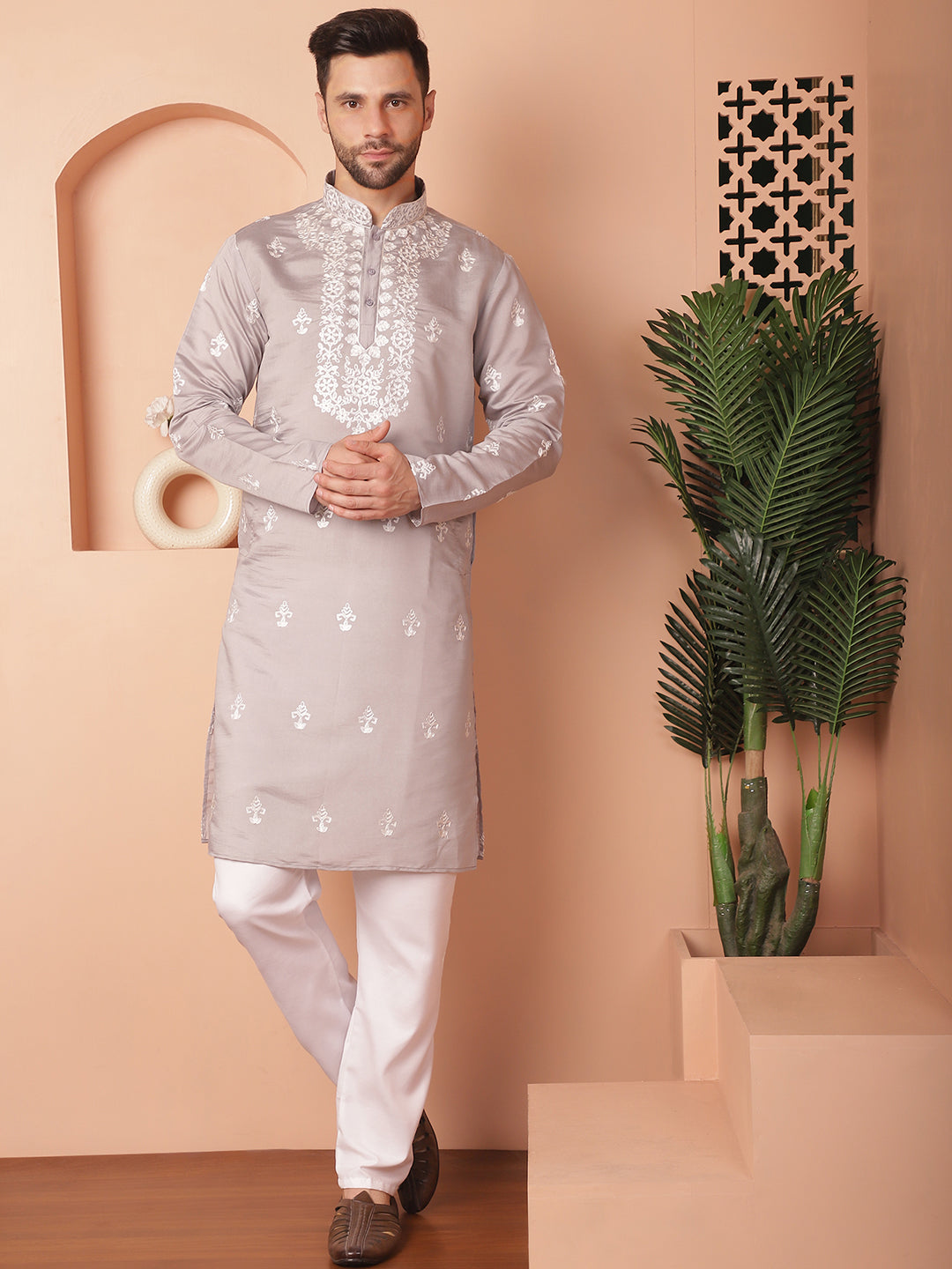 Men's Grey Chikankari Embroidered Kurta With Pyjama - Taantav