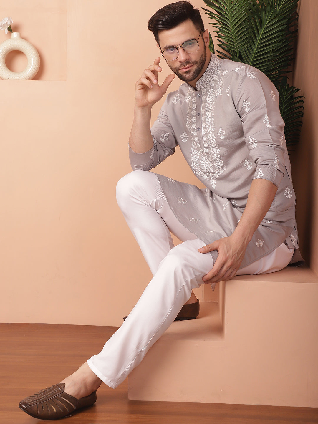 Men's Grey Chikankari Embroidered Kurta With Pyjama - Taantav