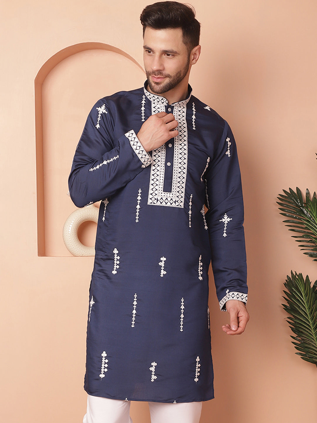 Men's Collar Chikankari Embroidered Kurta With Pyjama - Taantav